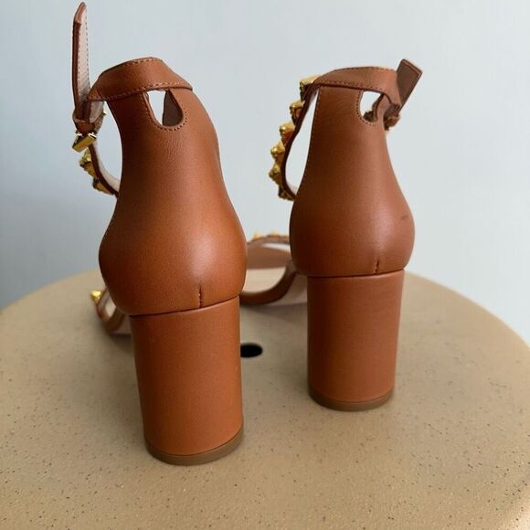 Stuart Weitzman Women’s Rosemarie Studded Leather Sandals - Picture 5 of 10